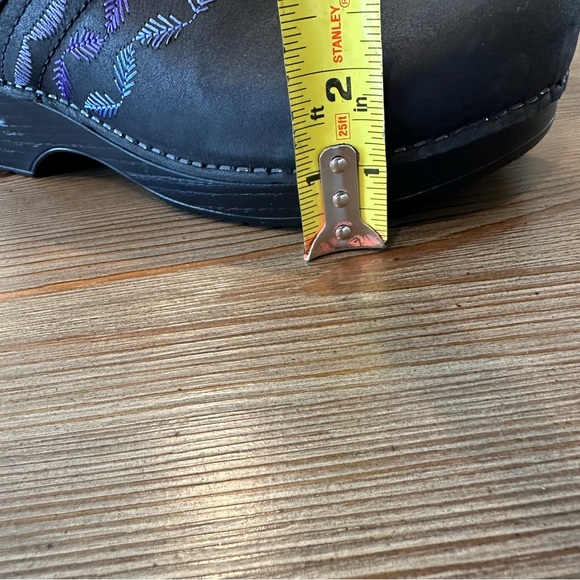 NEW DANSKO EMBROIDERED PRO NUBUCK BLACK CLOGS SHOES LIGHT PURPLE PRINT WORK - Picture 12 of 13